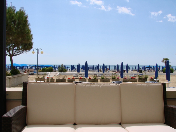 Imagen de los exteriores del Hotel La Bussola, Lido Di Jesolo. Foto 7