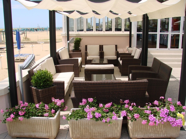 Imagen de los exteriores del Hotel La Bussola, Lido Di Jesolo. Foto 8