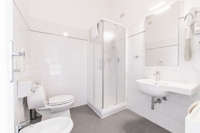 Imagen de la habitación del Hotel La Bussola, Marina di Massa. Foto 4