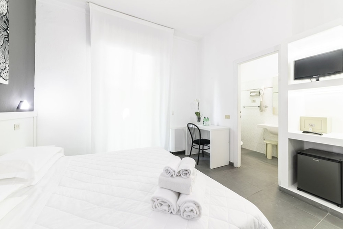 Imagen de la habitación del Hotel La Bussola, Marina di Massa. Foto 5