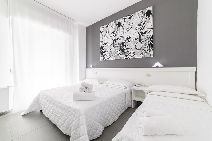Imagen de la habitación del Hotel La Bussola, Marina di Massa. Foto 13