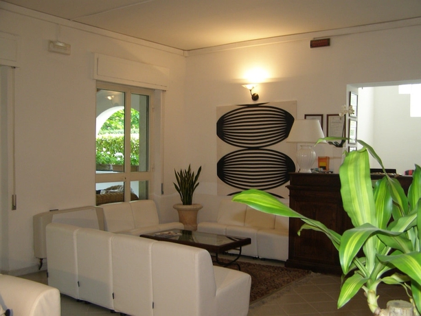 Imagen del bar/restaurante del Hotel La Bussola, Marina di Massa. Foto 2