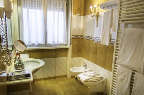 Imagen de la habitación del Hotel La Bussola, Novara. Foto 12