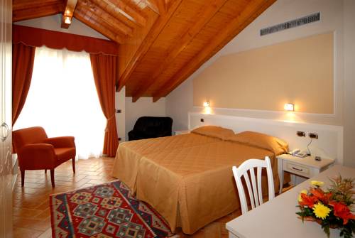 Imagen de la habitación del Hotel La Bussola, Orta San Giulio. Foto 6