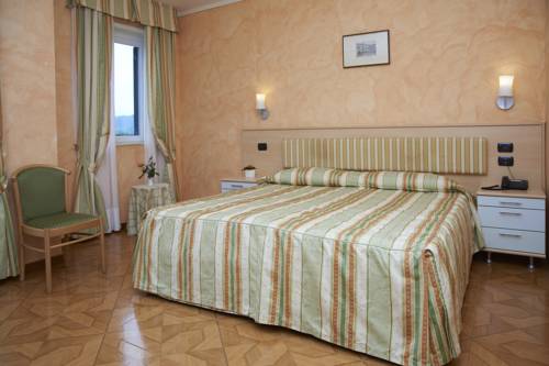 Imagen de la habitación del Hotel La Bussola, Orta San Giulio. Foto 12