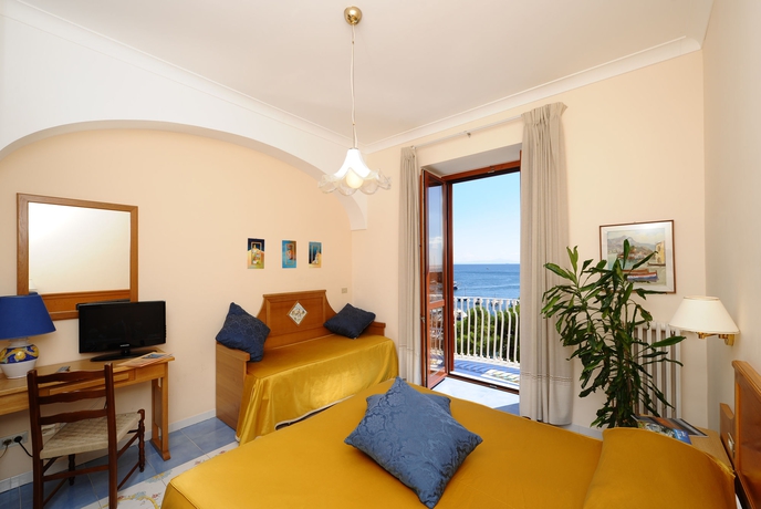 Imagen de la habitación del Hotel La Bussola, Pogerola. Foto 7