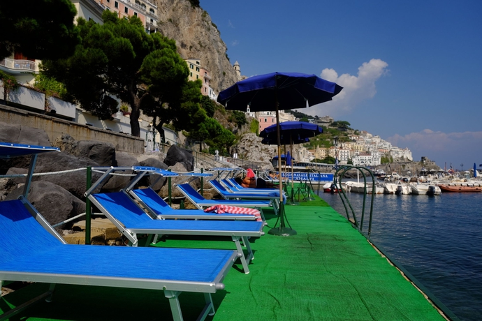 Imagen de la piscina del Hotel La Bussola, Pogerola. Foto 16