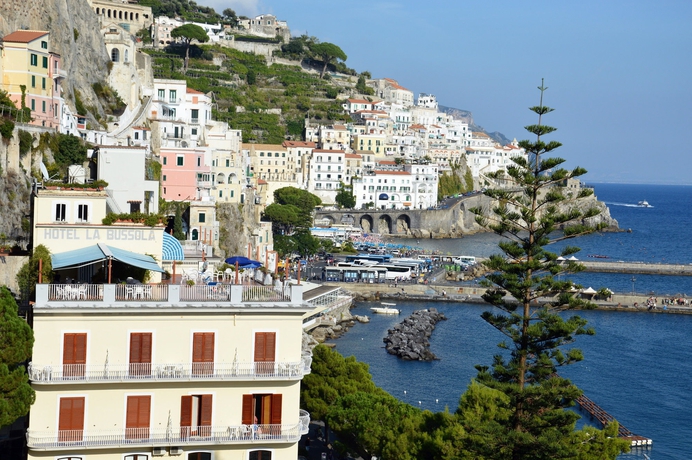 Imagen de los exteriores del Hotel La Bussola, Pogerola. Foto 11