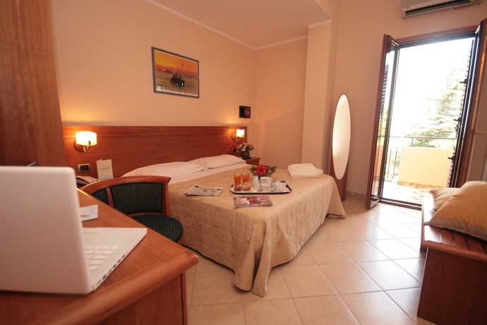 Imagen de la habitación del Hotel La Bussola Restaurant. Foto 11