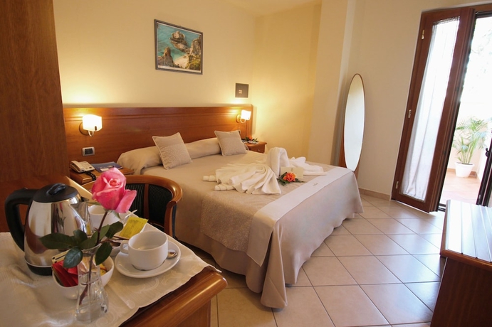 Imagen de la habitación del Hotel La Bussola Restaurant. Foto 17