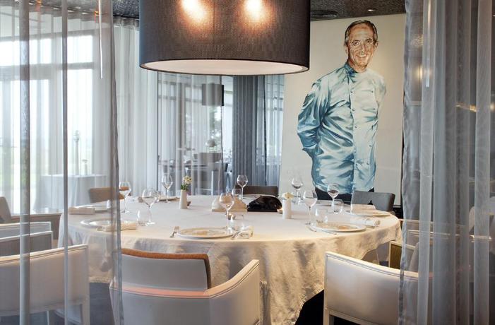 Imagen del bar/restaurante del Hotel La Butte. Foto 3