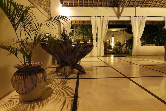 Imagen de los interiores del Hotel La Cabana and Villas. Foto 15