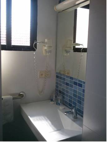 Imagen de la habitación del Hotel La Cabaña Peñíscola. Foto 3