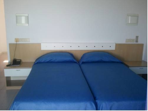 Imagen de la habitación del Hotel La Cabaña Peñíscola. Foto 5