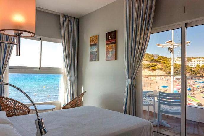 Imagen de la habitación del Hotel La Cala Finestrat. Foto 10
