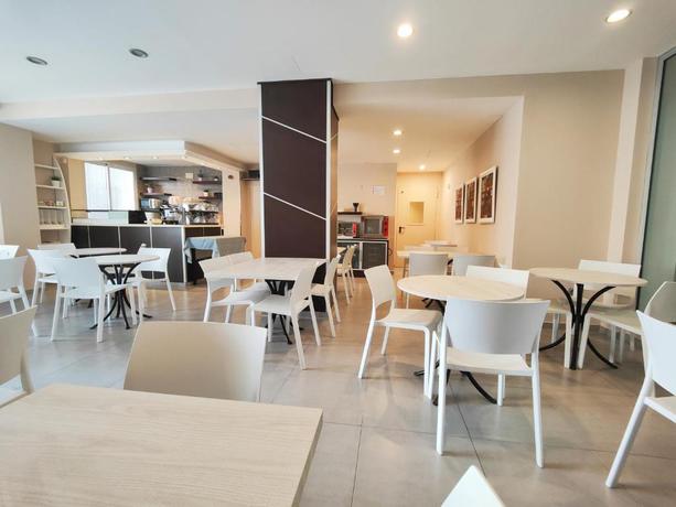 Imagen del bar/restaurante del Hotel La Cala Finestrat. Foto 2