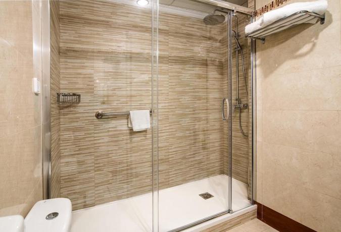 Imagen de la habitación del Hotel La Cala Finestrat. Foto 12