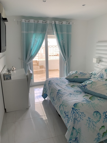 Imagen de la habitación del Hotel La Calanque. Foto 7