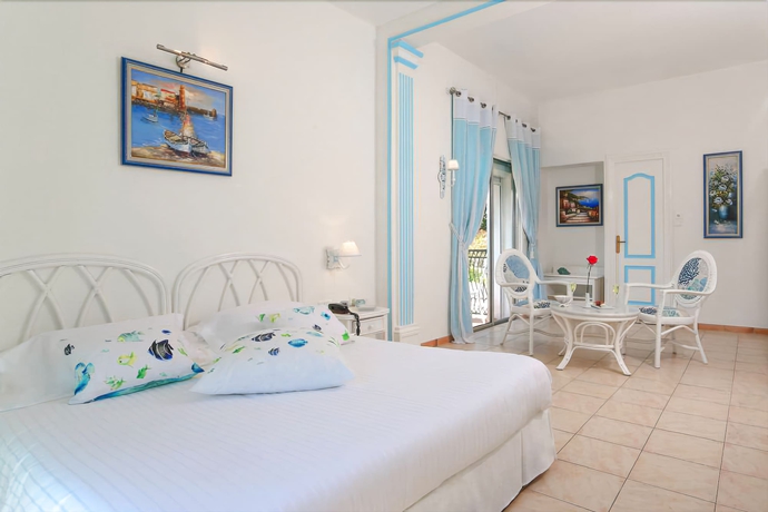 Imagen de la habitación del Hotel La Calanque. Foto 12