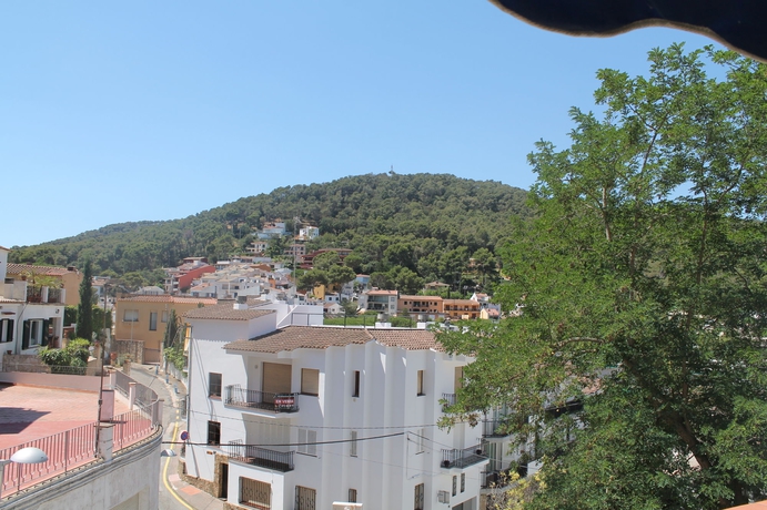 Imagen de la habitación del Hotel La Caleta De Tamariu. Foto 9