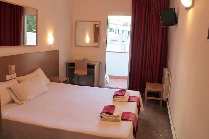 Imagen de la habitación del Hotel La Caleta De Tamariu. Foto 10