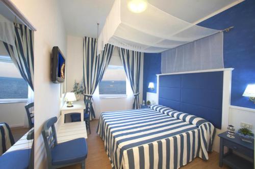 Imagen de la habitación del Hotel La Caletta. Foto 6