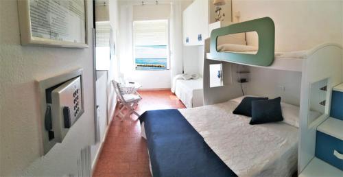 Imagen de la habitación del Hotel La Caletta. Foto 7