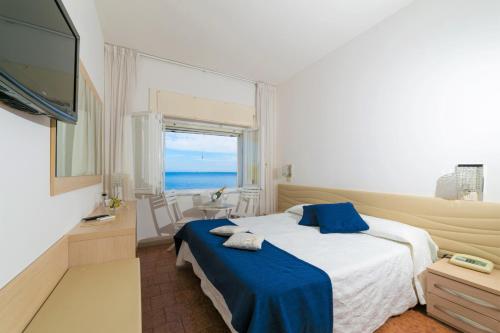 Imagen de la habitación del Hotel La Caletta. Foto 10