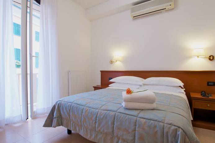 Imagen de la habitación del Hotel La Camogliese. Foto 3