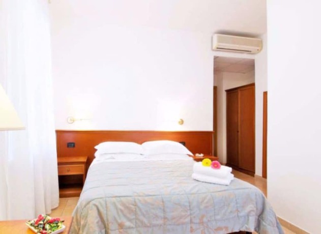 Imagen de la habitación del Hotel La Camogliese. Foto 12