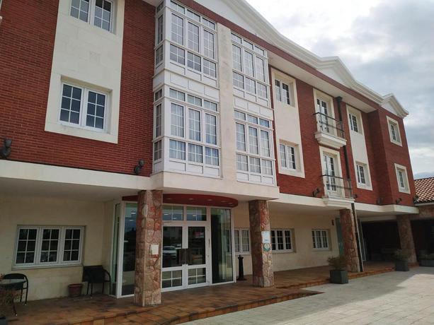 Imagen general del Hotel La Campana, Llanera. Foto 11