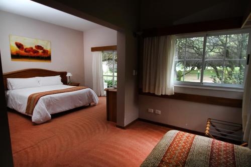 Imagen de la habitación del Hotel La Campi&ntilde;a Club Hotel & Spa. Foto 7