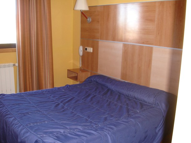 Imagen de la habitación del Hotel La Cañada. Foto 8