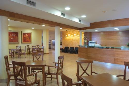 Imagen del bar/restaurante del Hotel La Ca&ntilde;ada, Horche. Foto 2