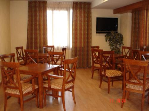 Imagen del bar/restaurante del Hotel La Ca&ntilde;ada, Horche. Foto 3