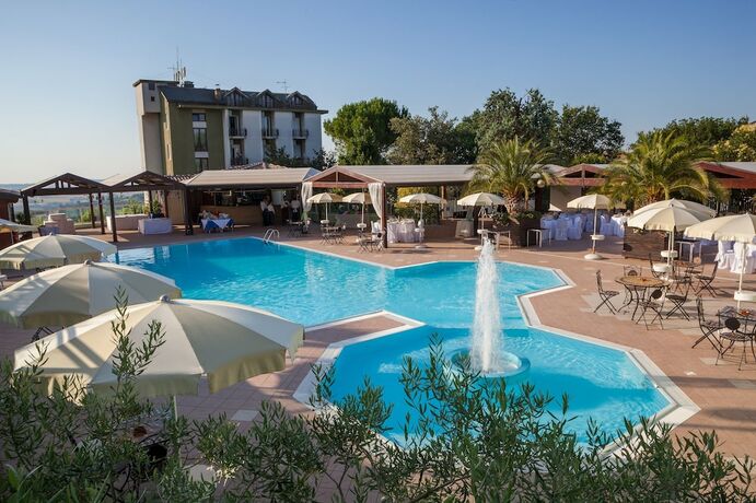 Imagen general del Hotel La Cantinella. Foto 1