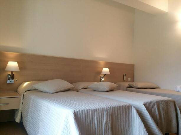 Imagen general del Hotel La Cantinella. Foto 4