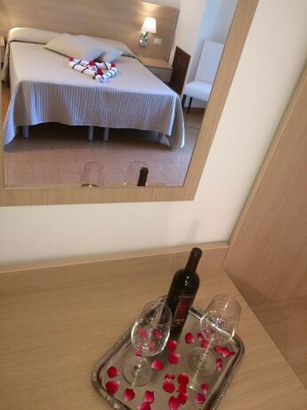 Imagen general del Hotel La Cantinella. Foto 7