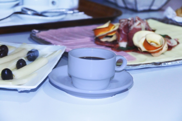 Imagen del bar/restaurante del Hotel La Cantue&ntilde;a - Adults Only. Foto 4