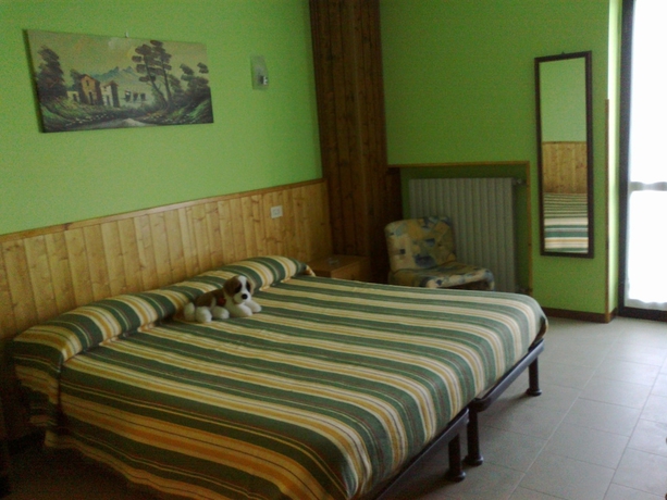 Imagen de la habitación del Hotel La Capannina, Massino Visconti. Foto 7