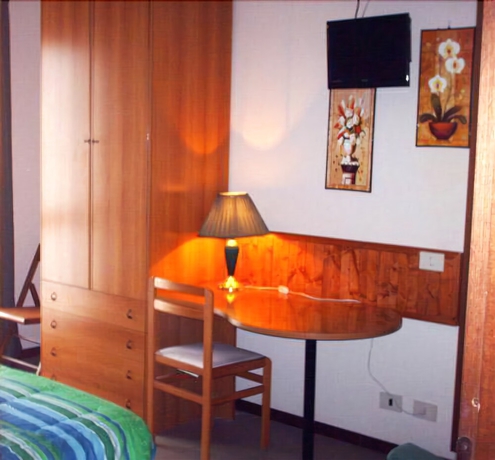 Imagen de la habitación del Hotel La Capannina, Massino Visconti. Foto 10