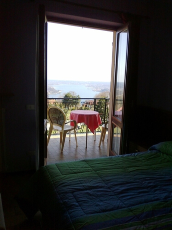 Imagen de la habitación del Hotel La Capannina, Massino Visconti. Foto 12