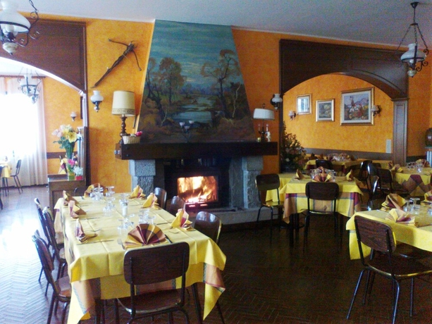 Imagen del bar/restaurante del Hotel La Capannina, Massino Visconti. Foto 4