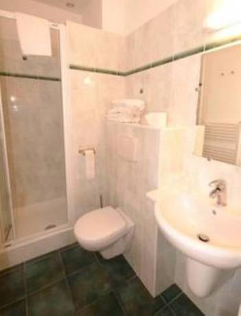 Imagen de la habitación del Hotel La Capelle. Foto 7