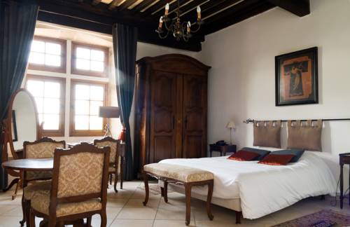 Imagen de la habitación del Hotel La Capitelle. Foto 13