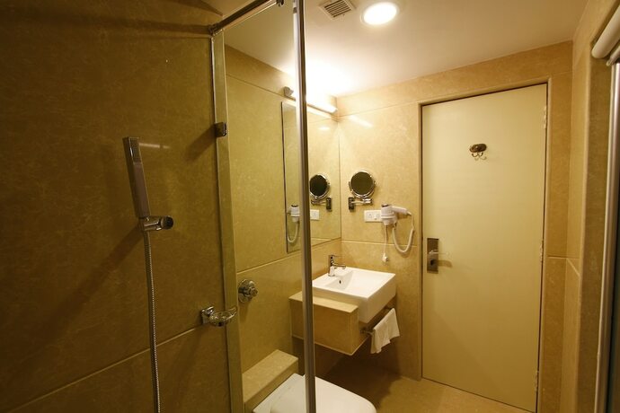 Imagen general del Hotel La Capitol. Foto 6