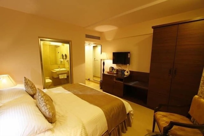 Imagen de la habitación del Hotel La Capitol. Foto 14