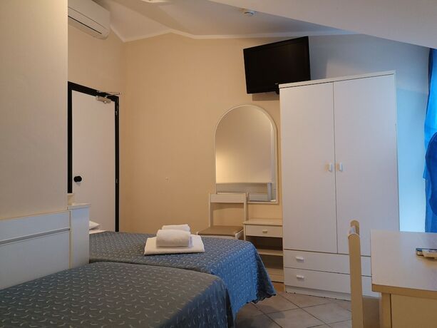 Imagen de la habitación del Hotel La Cappuccina. Foto 15