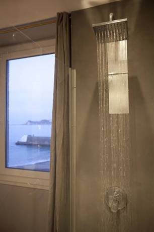 Imagen de la habitación del Hotel La Caravelle, CIBOURE. Foto 8