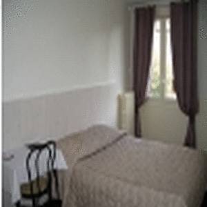 Imagen de la habitación del Hotel La Caravelle, Riom. Foto 2